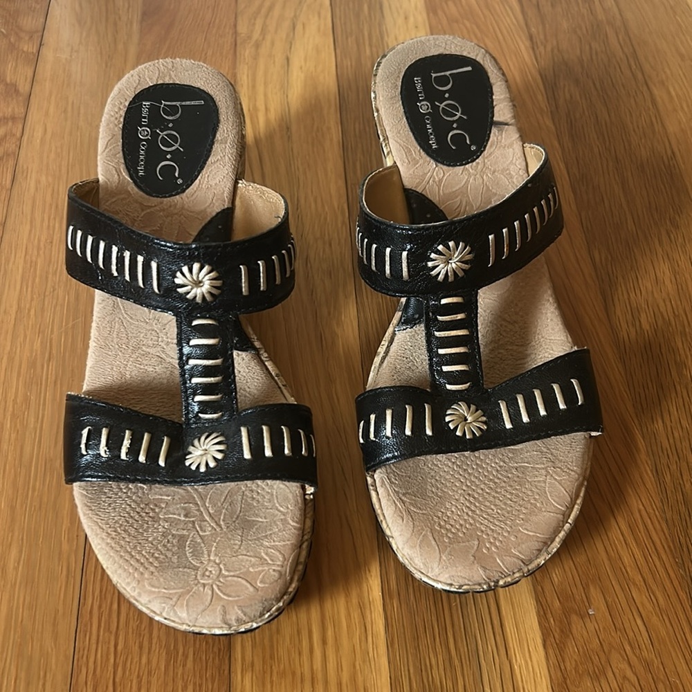 BOC Born of Concept black gold slides sandals heels 8